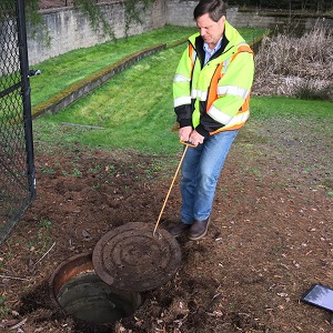 control structure removing manhole 300x300.jpg